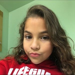 Meet your Posher, Claudete